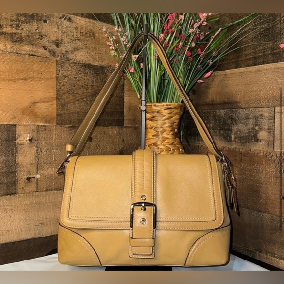 EUC Vintage Coach F11196 Leather
Hampton Tan Shoulder/Crossbody Bag - Picture 3 of 9